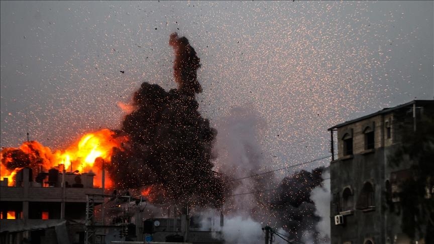 Avionët luftarakë izraelitë bombarduan një kamp refugjatësh në Rripin e Gazës, disa të vdekur
