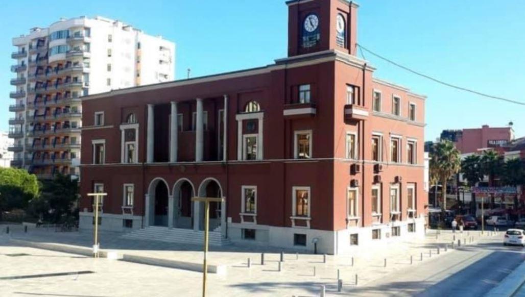 EMRAT| Kush janë ish-zyrtarët e Bashkisë Durrës të arrestuar nga SPAK