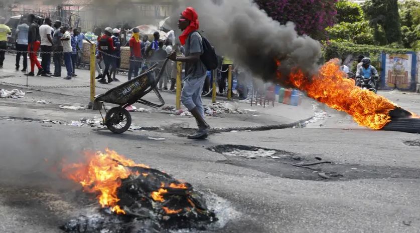 Haiti në kaos: BE evakuon personelin diplomatik nga Haiti, edhe SHBA merr masa