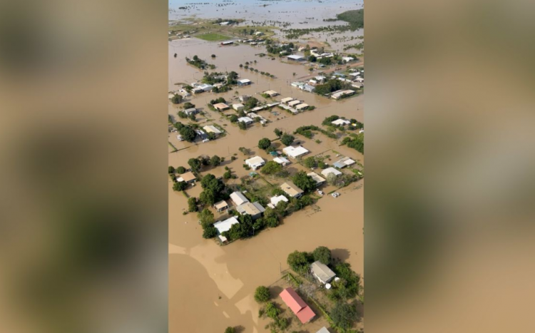 Përmbytjet në Australi, policia lajmëron prani të krokodilëve