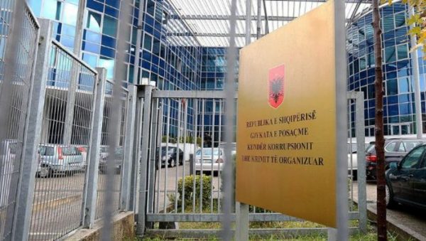 U vëtëdorëzua në gjykatë, GJKKO rikonfirmon masën e arrestit me burg për zyrtarin e bashkisë së Bulqizës