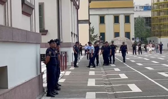 Lëvizje në Policinë e Shtetit/ Nga Kavaja në Laç, ndryshohen shefat e komisariateve, ja emrat dhe pozicionet
