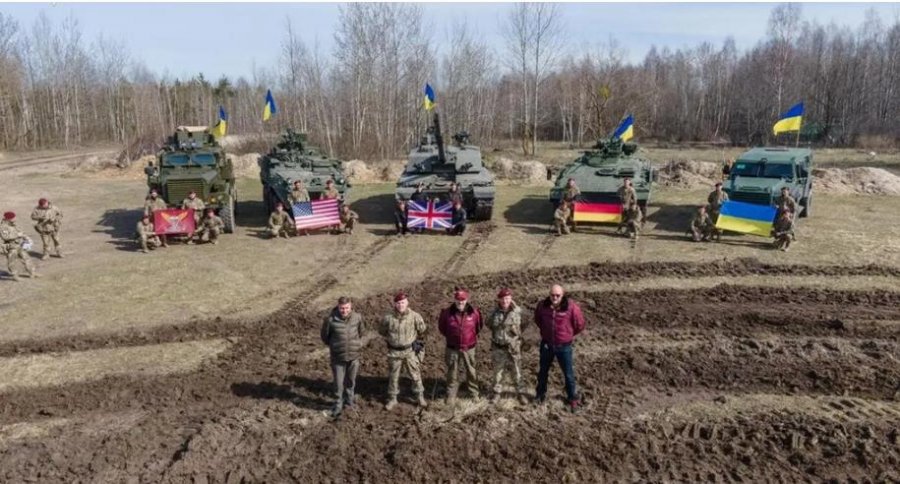 Mbërrijnë tanket e para britanike “Challenger 2” në Ukrainë