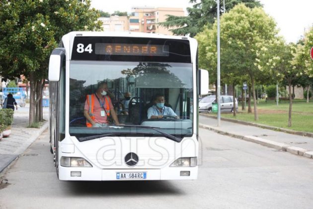 Studimi i ekspertëve gjermanë: Jo transport publik falas në Tiranë, do të kushtonte 114 mln euro