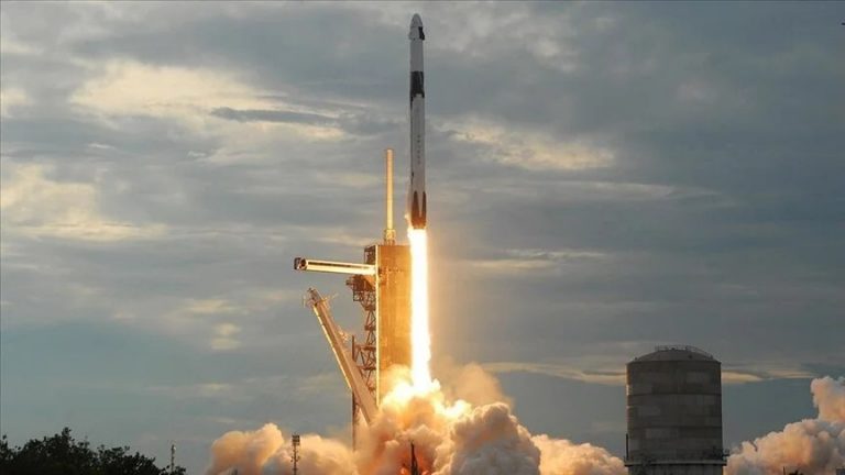 Arabia Saudite nis me sukses anijen kozmike AX-2