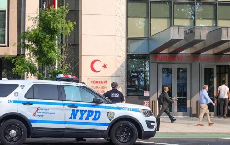 Türkiye pret “identifikimin e menjëhershëm” të autorëve të sulmit në Shtëpinë Turke në New York