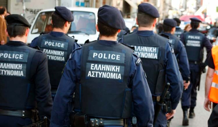Greqi/ Arrestohen efektivë të policisë që favorizonin kontrabandën e migrantëve