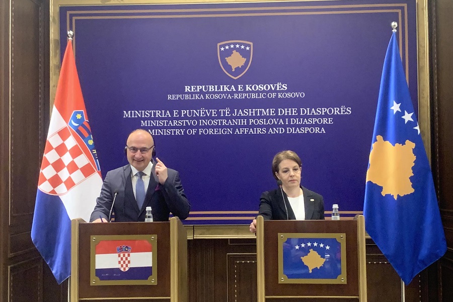 Radman: Modeli kroat për pakicën serbe mund të shërbejë për Kosovën