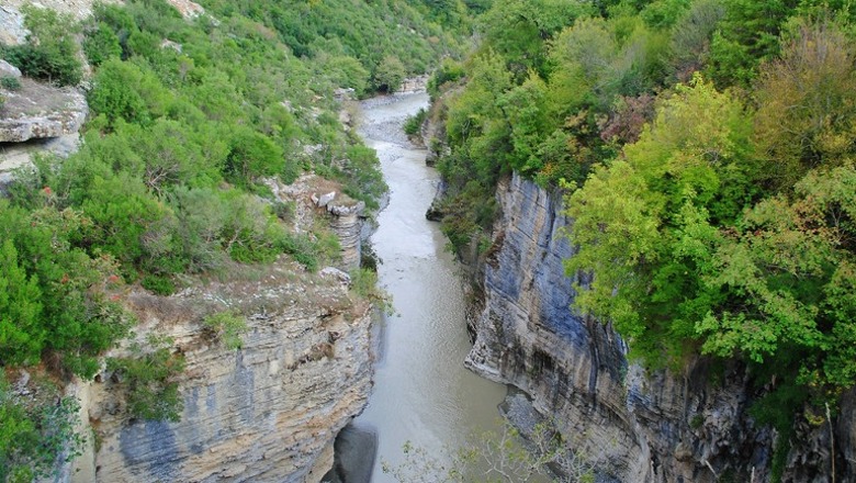 E mori rrjedha e ujit në kanionet e lumit Osum, rinisin kërkimet për gjetjen e turistit holandez