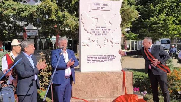 Obelisk në qytetin e Pukës kushtuar 6 martirëve të ekzekutuar 98 vjet më parë