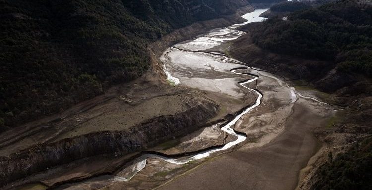 Viti më i thatë për lumenjtë në botë në 33 vjet: Organizata Botërore Meteorologjike bën thirrje për veprim!