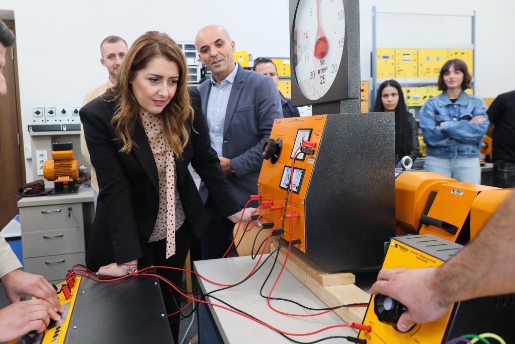 Manastirliu: Më shumë investime për kërkimin shkencor në universitete