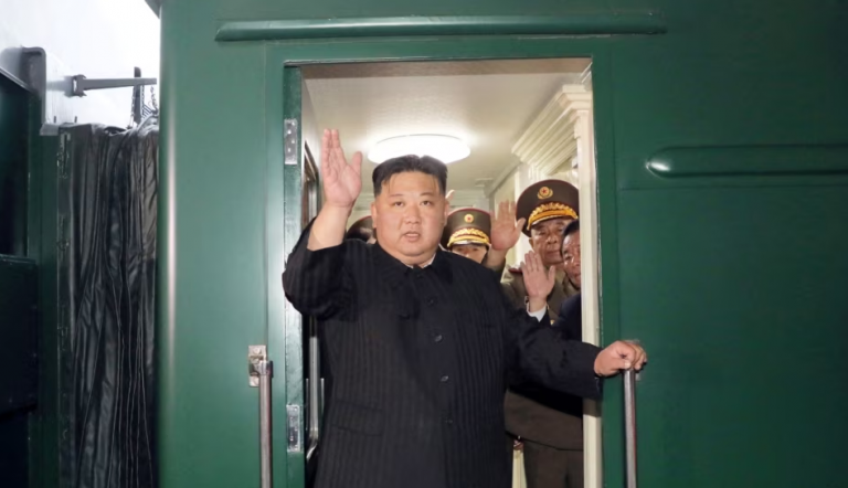 Udhëtoi me tren nga Koreja e Veriut, Kim Jong Un arrin në Rusi për të biseduar me Putinin