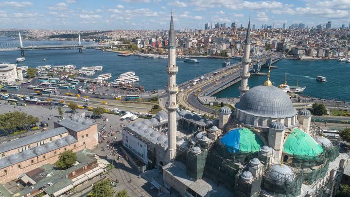 Türkiye shënon rritje të numrit të turistëve të huaj në vitin 2024