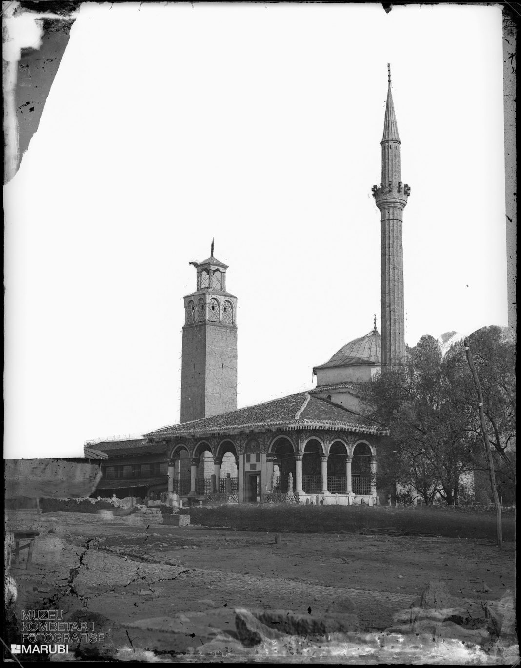 Muzeu “Marubi” uron me foton më të vjetër të Tiranës, shkrepur nga Pietro Marubbi, ku dallohet Xhamia e Et’hem Beut dhe Kulla e Sahatit