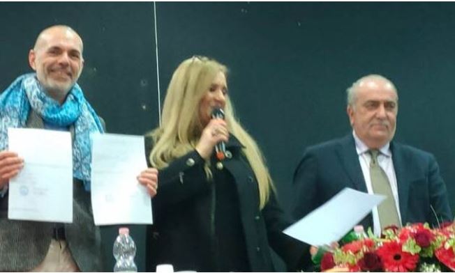 Historike/ Bashkia me shumicë arbëreshe në Itali lëshon certifikatën e parë të lindjes në gjuhën shqipe