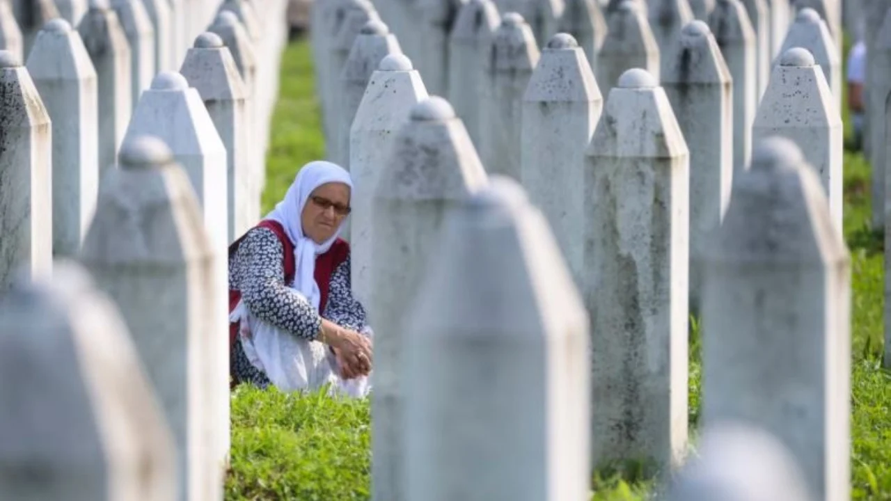 “Tmerri” i Serbisë! OKB përgatit rezolutën e Srebrenicës, përfshihet edhe Shqipëria