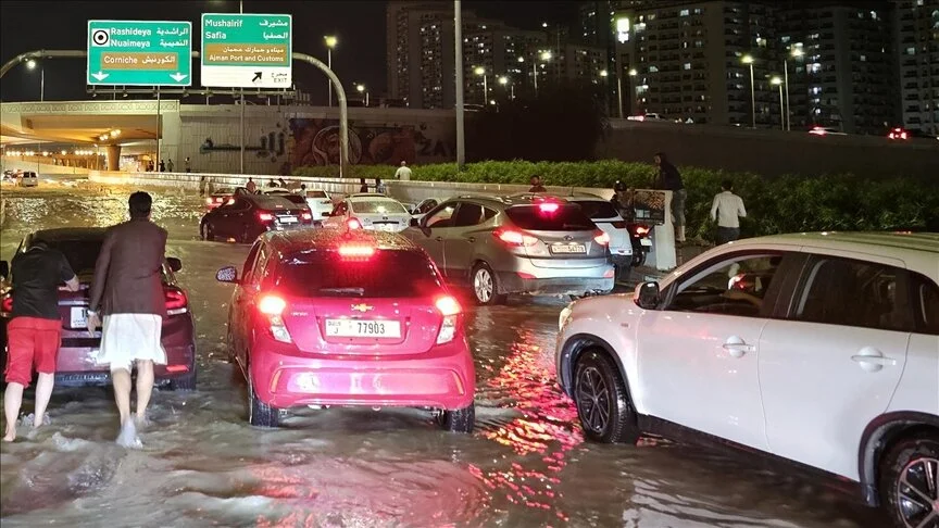 Regjistrohen reshjet më të mëdha në 75 vitet e fundit në Emiratet e Bashkuara Arabe