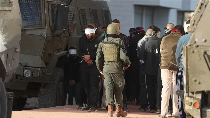 Ushtarët izraelitë arrestuan 25 palestinezë në Bregun Perëndimor