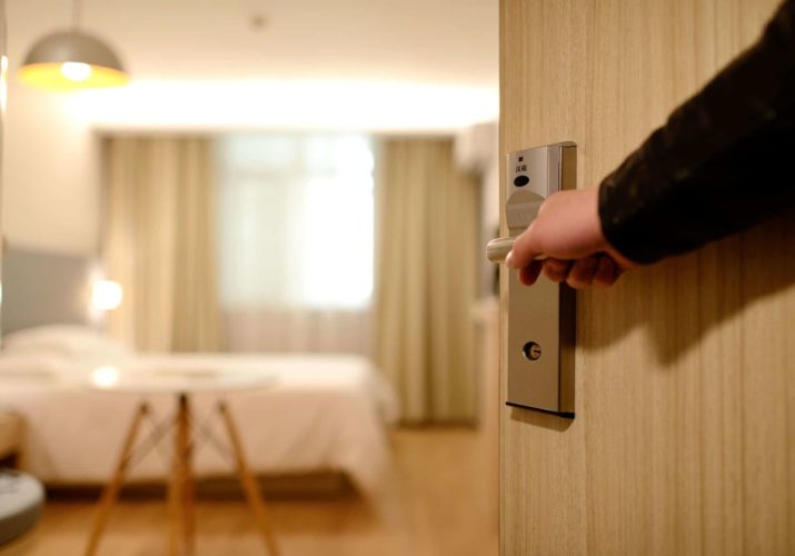 Shkurti i mbarë për hotelet, rritet numri i vizitorëve, net-qëndrimet dy herë më të larta