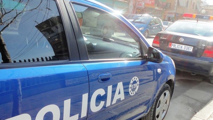 Ushtronin prostitucion në një lokal në Pogradec, tre të arrestuar, mes tyre edhe pronarja