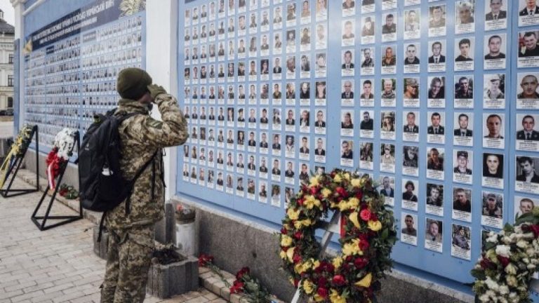 Mbi shtatë mijë ushtarë ukrainas konsiderohen të zhdukur