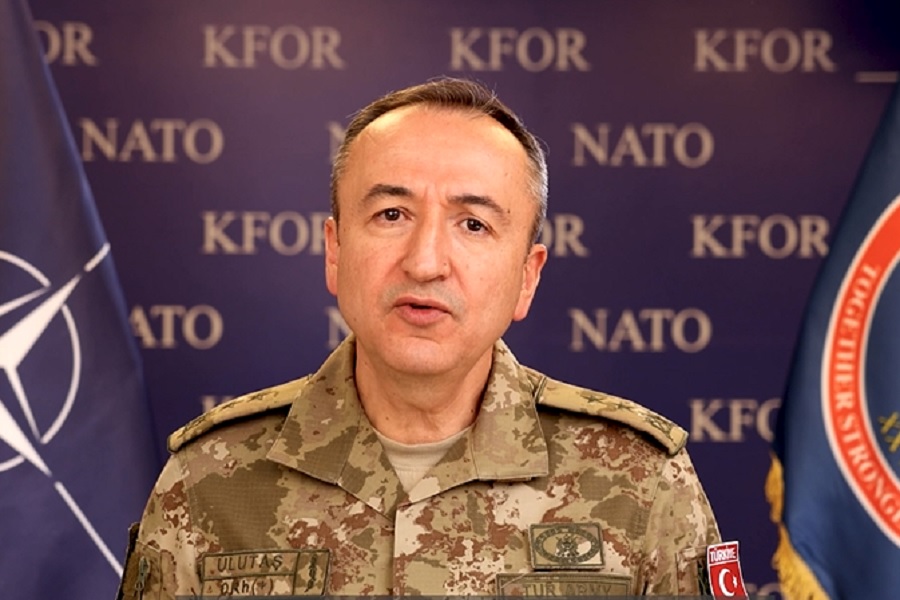 Komandanti i KFOR-it: NATO mbështet dialogun e ndërmjetësuar nga BE