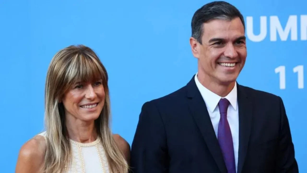 Kryeministri spanjoll pezullon veten për detyrat publike, shkak hetimet ndaj bashkëshortes