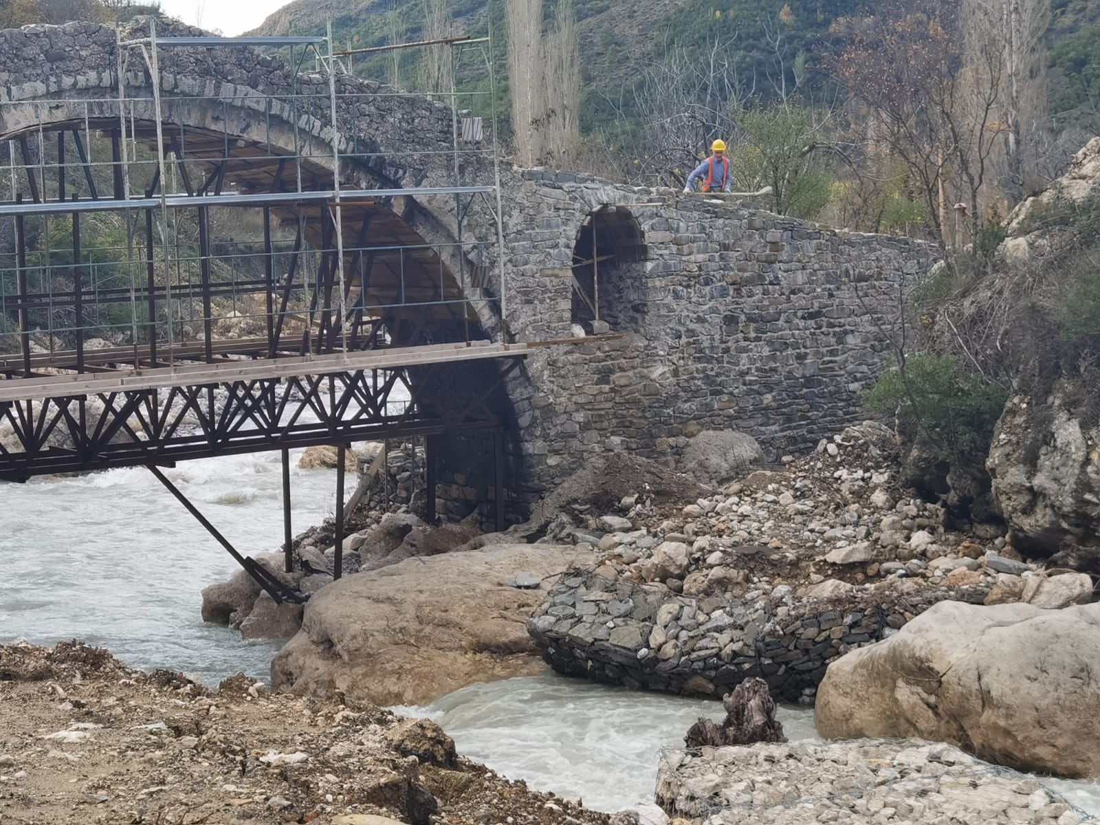 Berberi: 100 milionë dollarë për rindërtimin e 27 urave