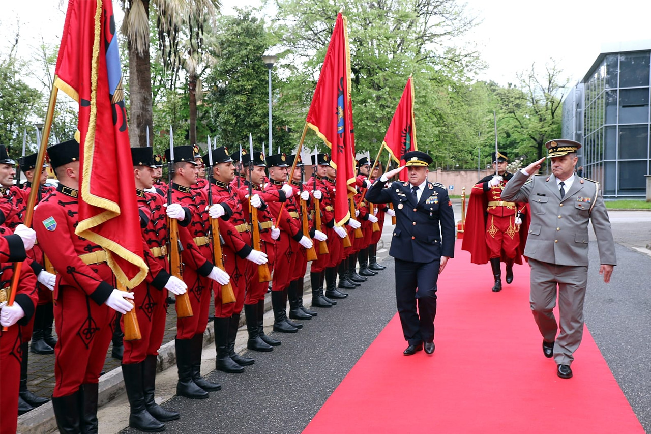 Kingji: Shqipëria dhe Maqedonia e Veriut, rol kyç në forcimin e sigurisë në rajon