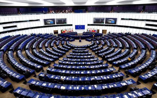 Parlamenti Evropian kritikon Serbinë për afërsi më Rusinë