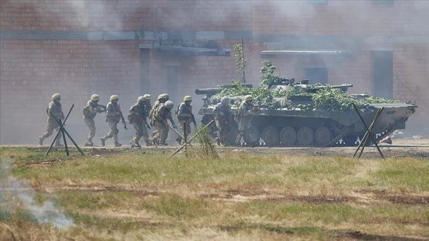 Bjellorusia fillon stërvitje ushtarake në rajonin në kufi me Lituaninë dhe Poloninë