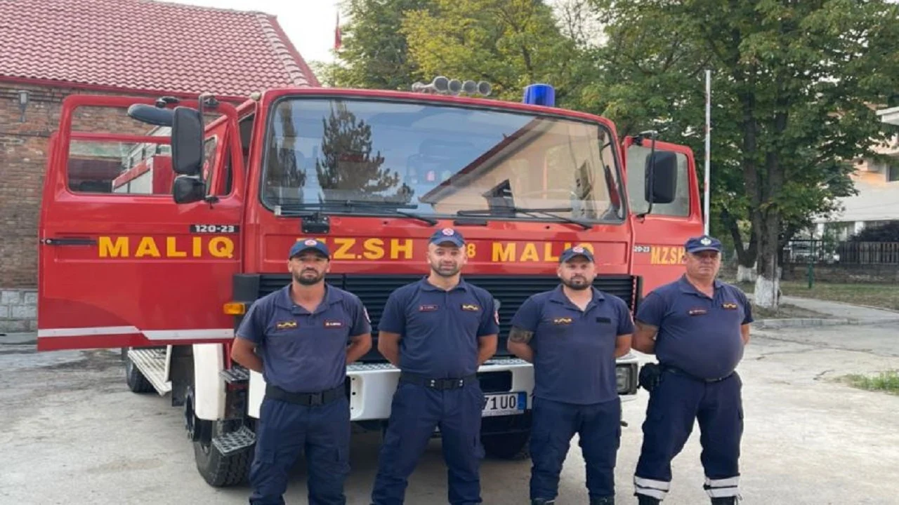 Zjarret në Greqi, Shqipëria i shkon në ndihmë fqinjit! Dërgohen dy mjete zjarrfikëse me 9 punonjës