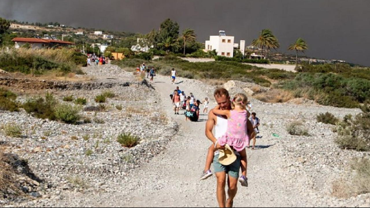 Pushime falas vitin tjetër, dëmshpërblehen turistët që përjetuan tmerrin në zjarret e Rodosit