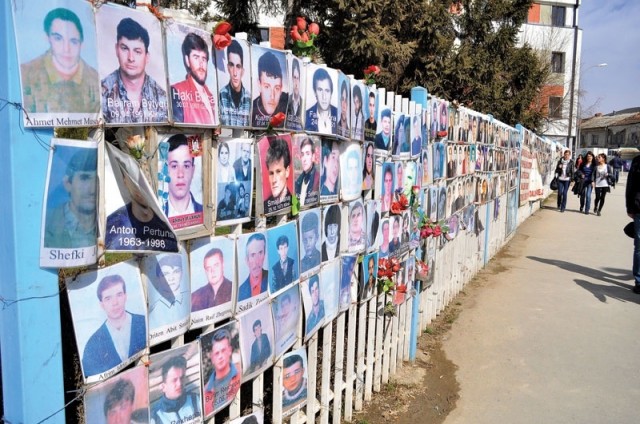 Dita Ndërkombëtare e të Zhdukurve, Kosova i kërkon Serbisë të hapë arkivat