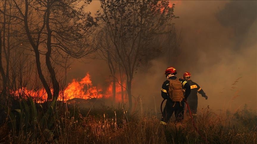 Greqi, paralajmërohet për rrezik të lartë për zjarre në ishujt Samos, Icaria dhe Chios