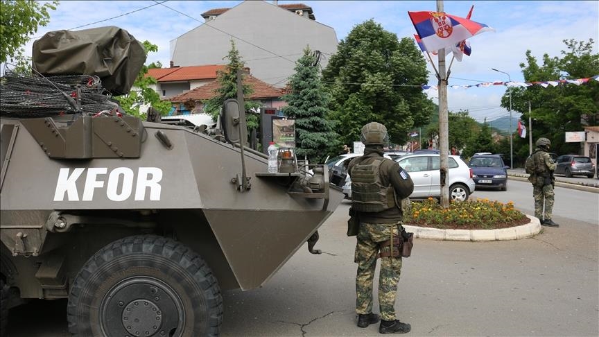 Kosovë, KFOR-i monitoroi protestat e serbëve lokalë në Mitrovicën Veriore