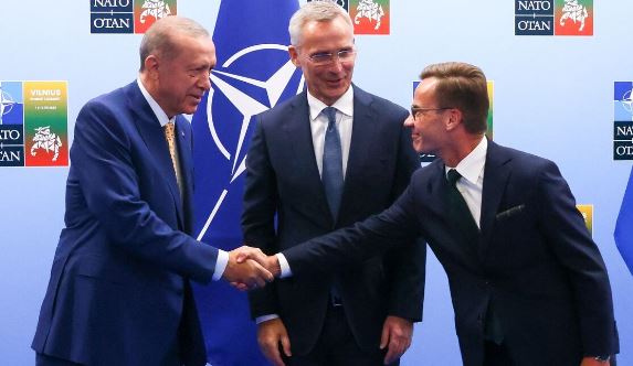 Turqia jep “dritën jeshile” për Suedinë, vendit nordik i hapet rruga drejt anëtarësimit në NATO