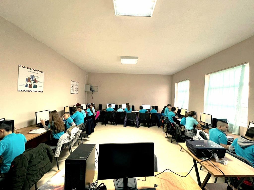 Aftësitë digjitale, PNUD mbështet 4100 nxënës nga 6 bashki të vendit