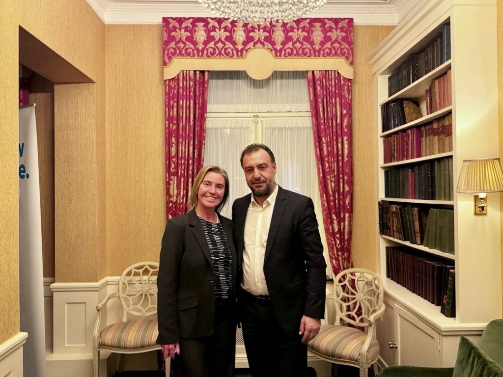 Shalsi takon Mogherini-n: Aplikime të shumta për Kolegjin e Evropës në Tiranë