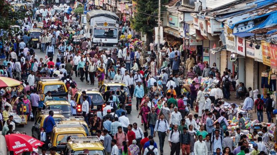 Popullsia/ India kalon Kinën shkon në 1 miliardë e 420 milionë banorë