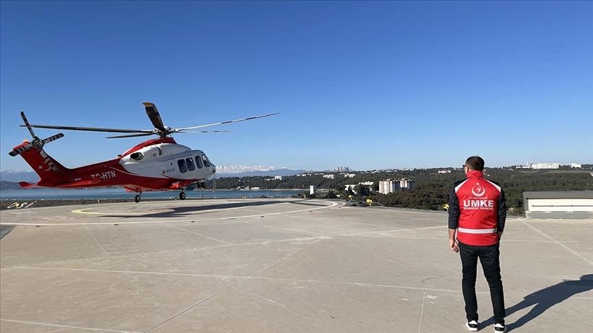 Ekipet që garuan me kohën, transportuan me helikopterë qindra të plagosur në spitalin e qytetit Adana