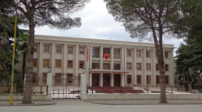 Begaj dekretoi emërimin e Denion Meidanit, si ambasador në Maqedoninë e Veriut