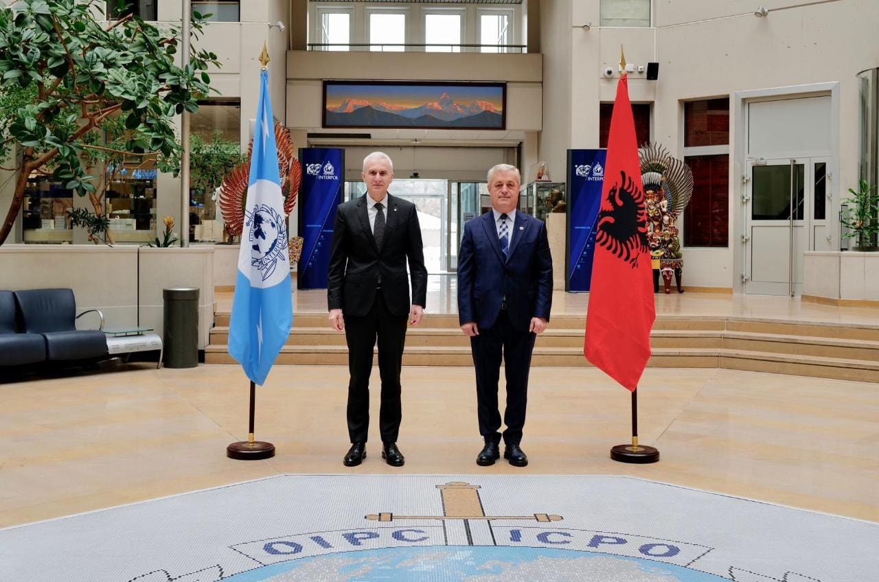 Rrumbullaku takim me Sekretarin e Përgjithshëm të Interpol: Mirënjohje për besimin ndaj policisë