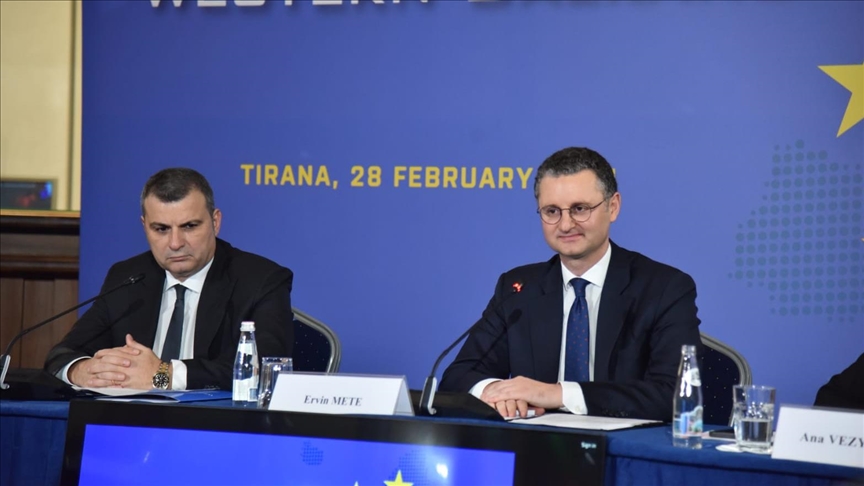 Shqipëri, mbahet takimi rajonal mbi tregun unik të pagesave në euro
