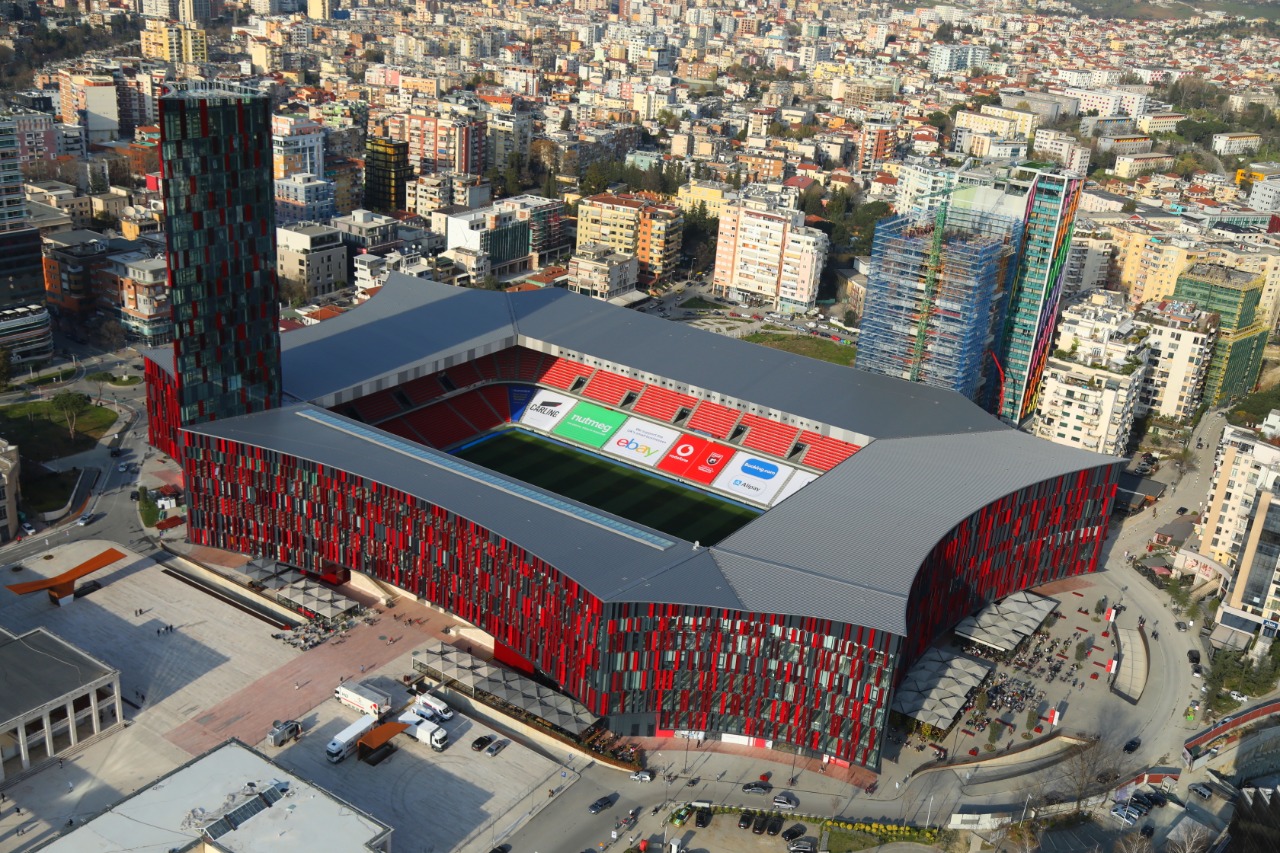 Stadiumet, qeveria do zbatojë modelin e “Air Albania” në Korçë, Vlorë dhe Durrës