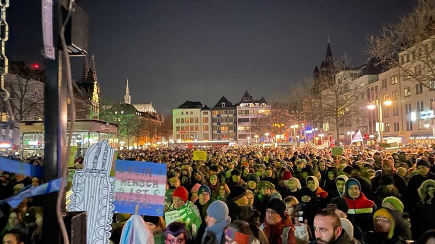  Gjermani, mijëra persona në Köln protestuan kundër ekstremit të djathtë