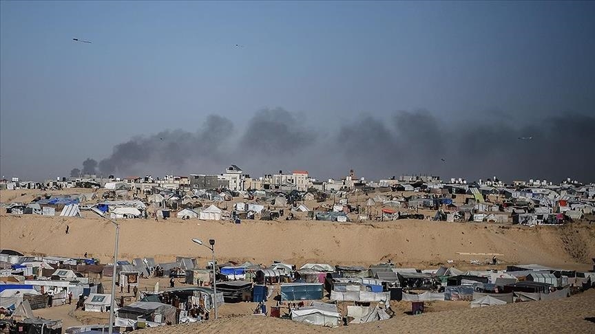 Mijëra palestinezë po migrojnë nga Khan Younis në rajonin Rafah për shkak të sulmeve izraelite