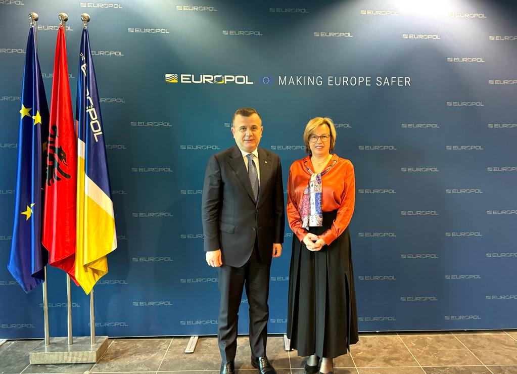 Ministri Balla takim me Drejtoreshën Ekzekutive të Europol në Hagë: Bashkëpunim për të çuar përpara procesin e vetë-pastrimit të Policisë së Shtetit