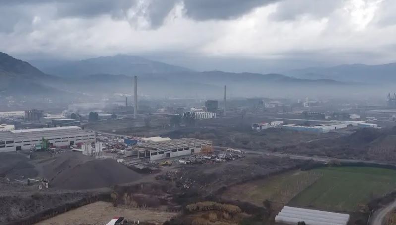 “Ekonomi e ndërtuar mbi ndotjen”, analiza: Shqipëria, aty ku me ajrin thithet edhe vdekja